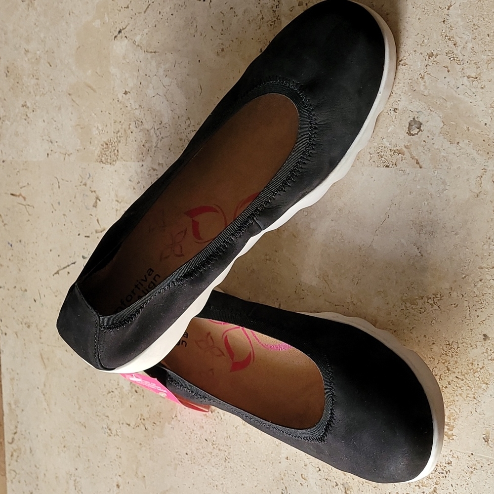 Comfortiva Align black nubuck Leather slip on shoes. NWT, size 8.5